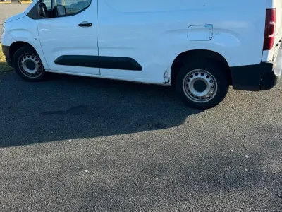 Gebraucht Opel Combo 102 PS (75 kW) 2022 Weiß Van / Kleinbus