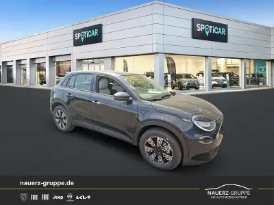 Neu Fiat 600 Business 101 PS (74 kW) 2026 Cinema schwarz SUV