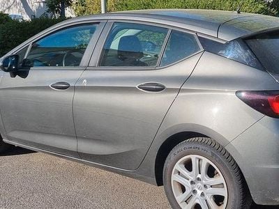 Usata Opel Astra Edition 110 CV (80 kW) 2017 Grigio Berlina