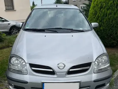 Gebraucht Nissan Almera Tino Acenta 116 PS (85 kW) 2003 Silber Van / Kleinbus