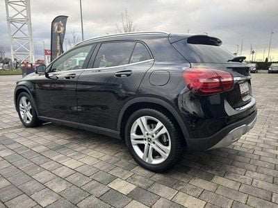 Second-hand Mercedes GLA220 Urban 170 CP (125 kW) 2019 Negru SUV