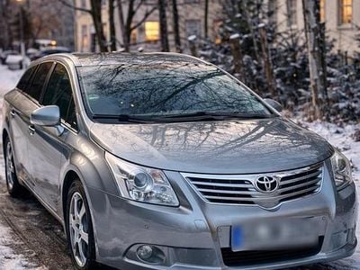 Gebraucht Toyota Avensis 150 PS (110 kW) 2011 Andere farben Kombi