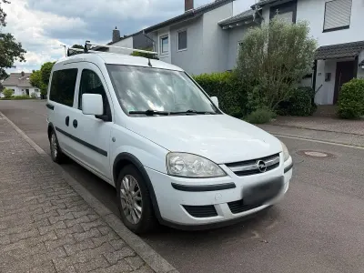 Gebraucht Opel Combo 101 PS (74 kW) 2010 Weiß Van / Kleinbus