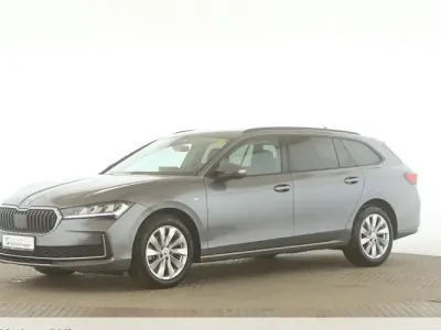 Gebraucht Skoda Superb Selection 150 PS (110 kW) 2025 Grau Kombi