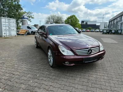 Gebraucht Mercedes CLS500 387 PS (284 kW) 2006 Rot Limousine