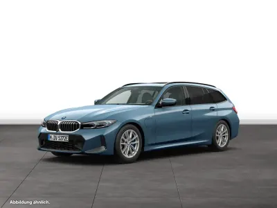 Gebraucht BMW 330e 292 PS (214 kW) 2025 Blau Kombi