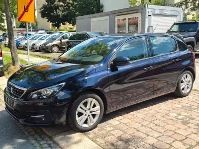 Gebraucht Peugeot 308 Active 110 PS (80 kW) 2019 Blau Limousine