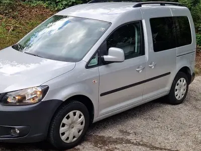 Gebraucht VW Caddy Trendline 75 PS (55 kW) 2012 Silber Van / Kleinbus