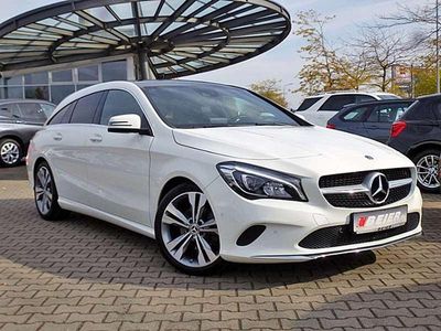 Gebraucht Mercedes CLA180 Shooting Brake Urban 122 PS (89 kW) 2017 Calcitweiss Kombi