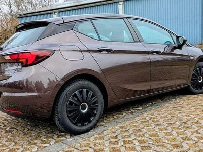 Gebraucht Opel Astra Dynamic 105 PS (77 kW) 2017 Braun Limousine
