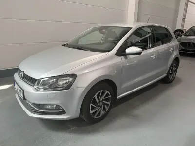Gebraucht VW Polo Sound 75 PS (55 kW) 2017 Reflexsilber metallic Kleinwagen