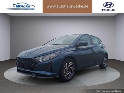 Farbe: blau Neu 2025 Hyundai i20 Trend Limousine | 23.270 € (Etwas zu teuer)