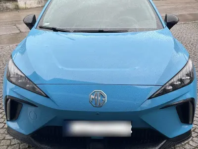 Gebraucht MG MG4 EV Luxury 150 kW (204 PS) 2023 Blau Kleinwagen