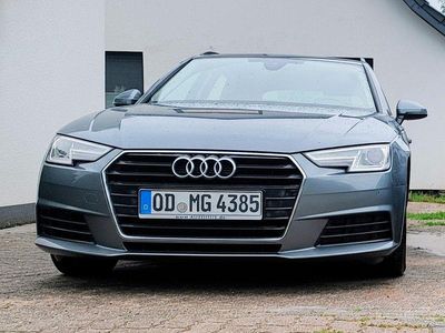 Grau Gebraucht 2018 Audi A4 Sport Kombi | 14.990 € (Guter Preis)