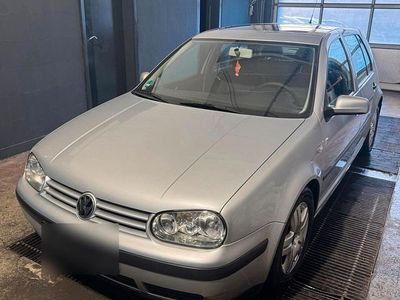 Gebraucht VW Golf IV 131 PS (96 kW) 2000 Silber Kleinwagen