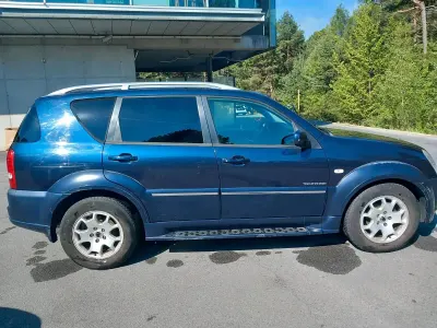 Gebraucht SsangYong Rexton 186 PS (136 kW) 2010 Blau SUV