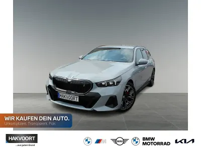 Gebraucht BMW i5 M Sport 250 kW (340 PS) 2025 M brooklyn grau Kombi