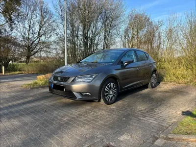 Gebraucht Seat Leon Style 150 PS (110 kW) 2014 Grau Limousine