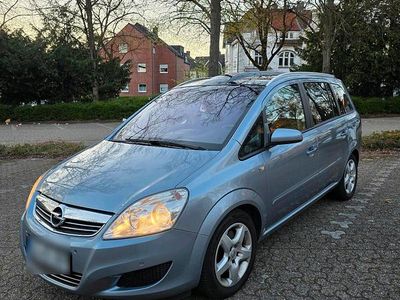Gebraucht Opel Zafira 116 PS (85 kW) 2008 Silber Van / Kleinbus
