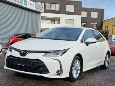 Second-hand Toyota Corolla Comfort 125 CP (91 kW) 2023 Alb Berlinǎ