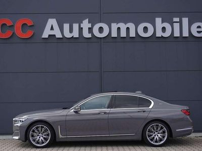 Gebraucht BMW 750 Exclusive 530 PS (389 kW) 2019 Berninagrau bernsteineffek Limousine