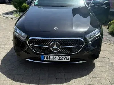 Usado Mercedes E200 204 CV (150 kW) 2024 Negro Berlina