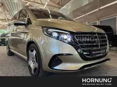 Gebraucht Mercedes V300 Exclusive 237 PS (174 kW) 2025 Kalaharigold met. Van / Kleinbus