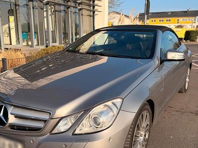 Gebraucht Mercedes E220 170 PS (125 kW) 2011 Grau Cabrio