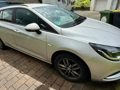Gebraucht Opel Astra Edition 110 PS (80 kW) 2018 Silber Kombi