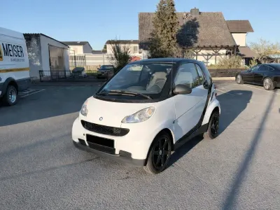 Gebraucht Smart ForTwo Coupé Pure 61 PS (44 kW) 2009 Weiß Coupé
