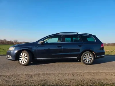 Gebraucht VW Passat 122 PS (89 kW) 2011 Blau Kombi