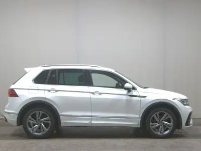 Gebraucht VW Tiguan R-line 150 PS (110 kW) 2022 Weiss SUV