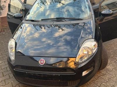 Second-hand Fiat Punto 77 CP (56 kW) 2016 Negru Hatchback