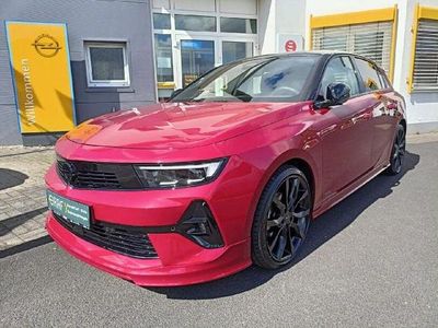 Gebraucht Opel Astra Ultimate 131 PS (96 kW) 2022 Kardio rot / dach schwarz Limousine