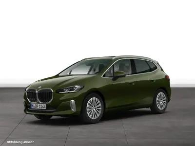 Gebraucht BMW 223 Active Tourer 197 PS (144 kW) 2026 Grün Van / Kleinbus