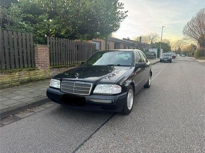 Schwarz Gebraucht 1996 Mercedes C230 Limousine | 4.400 €