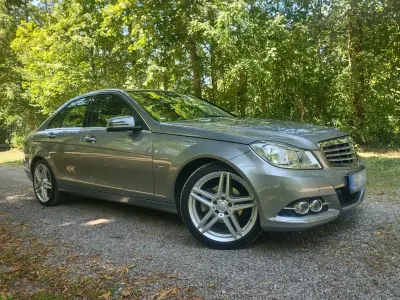 Gebraucht Mercedes C180 156 PS (114 kW) 2012 Silber Limousine