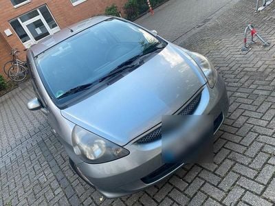 Second-hand Honda Jazz 77 CP (56 kW) 2007 Gri Hatchback
