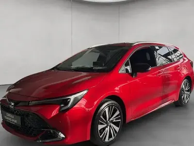 Second-hand Toyota Corolla Lounge 180 CP (132 kW) 2025 Roșu Break
