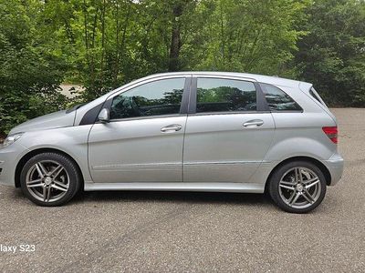 Mercedes B200