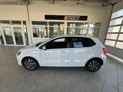 Gebraucht VW Polo Sound 75 PS (55 kW) 2017 Weiß Kleinwagen
