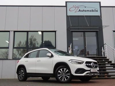 Mercedes GLA220