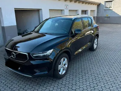Gebraucht Volvo XC40 Momentum 150 PS (110 kW) 2020 Schwarz SUV