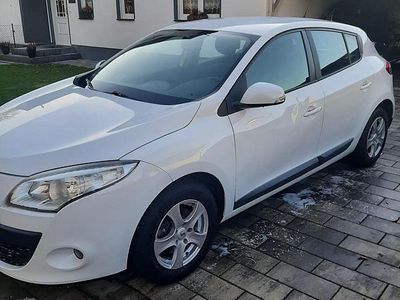 Weiß Gebraucht 2012 Renault Mégane Limousine | 3.000 € (Fairer Preis)