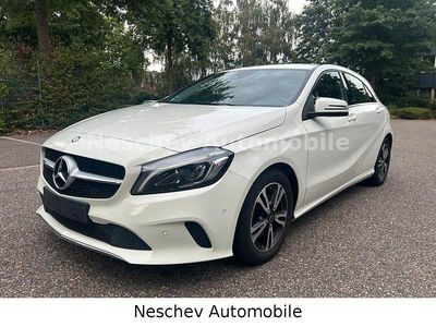 Weiß Gebraucht 2016 Mercedes A200 Urban Kombi | 13.590 € (Fairer Preis)