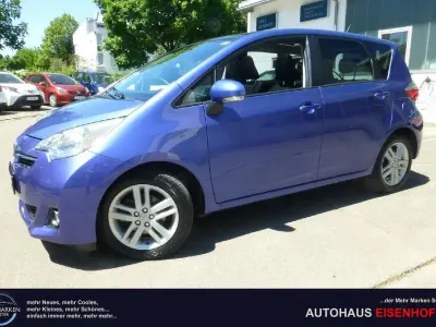 Gebraucht Toyota Verso-S Club 99 PS (72 kW) 2011 Satin blue mm Van / Kleinbus