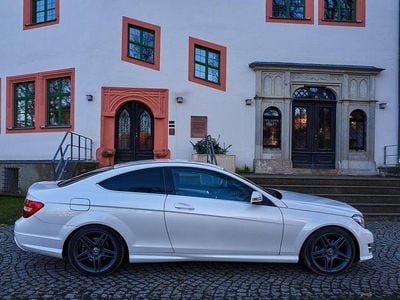 Gebraucht Mercedes C220 AMG line 170 PS (125 kW) 2014 Weiß Coupé