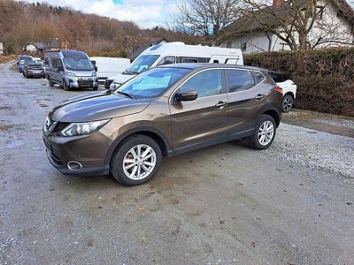 Gebraucht Nissan Qashqai Acenta 131 PS (96 kW) 2014 Braun SUV