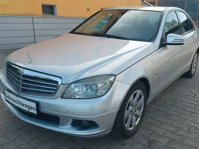 Second-hand Mercedes C200 136 CP (100 kW) 2009 Argintiu Berlinǎ