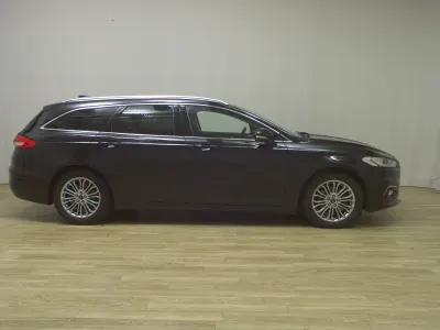 Gebraucht Ford Mondeo Titanium 150 PS (110 kW) 2021 Schwarz Limousine